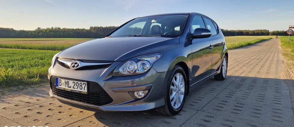 hyundai Hyundai I30 cena 20900 przebieg: 181000, rok produkcji 2011 z Bytów